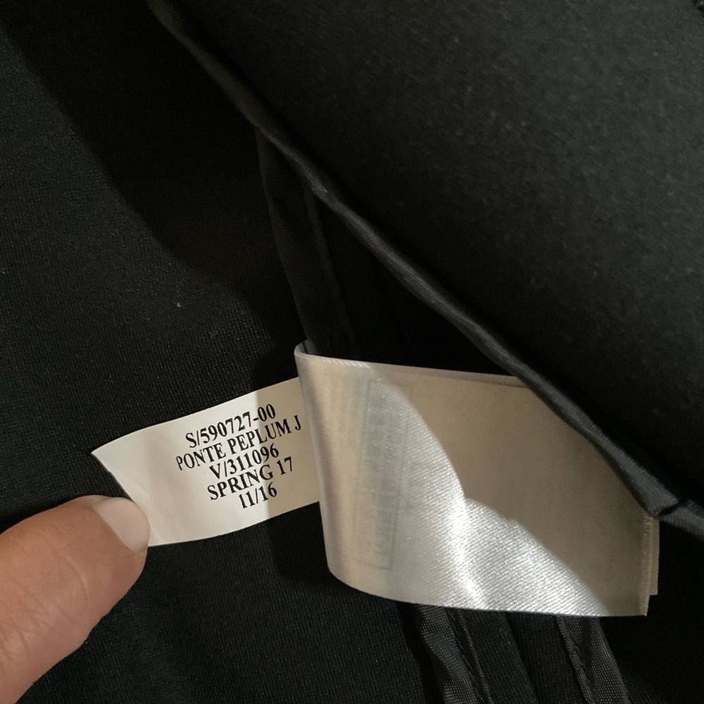 Banana Republic Black Women's Blazer - Picture 6 of 11